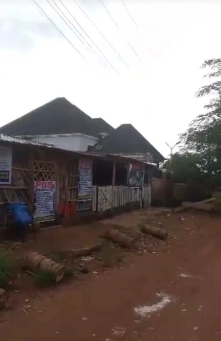 Land for Sale in Iyenkesen community off Irhirhi tarred road, Edo - Image 1