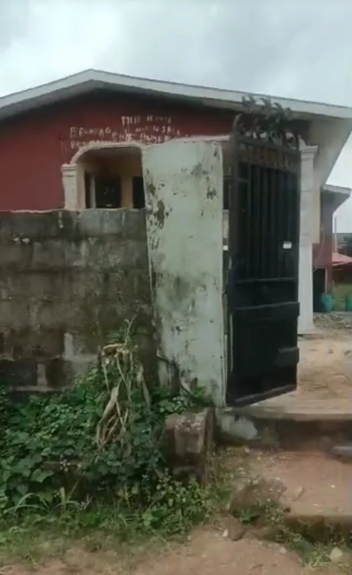 Uncompleted Building for Sale in Gapiona tarred road, Edo - Image 1