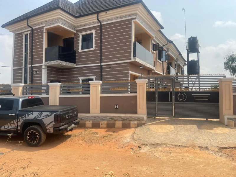 2 Bedroom Flat for Sale in Sapele road bypass utesi, Edo - Image 1