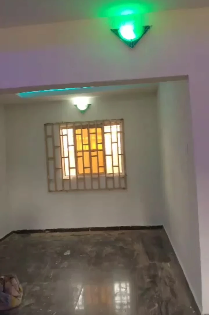 3 Bedroom Flat for Lease in Imadiyi off etete GRA, Edo - Image 1