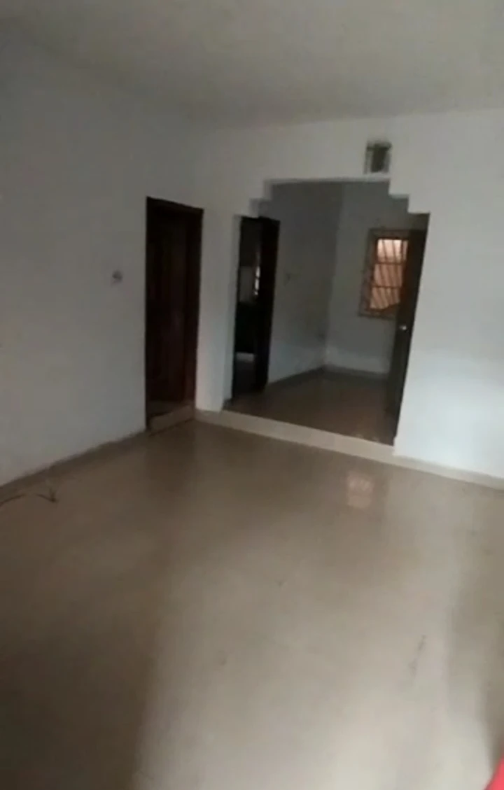 3 Bedroom Flat for Sale in Irhirhi road, Edo - Image 1