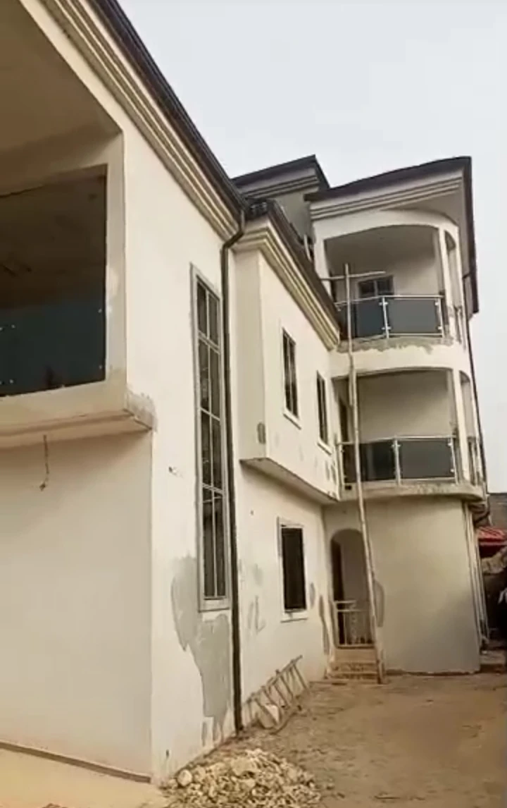 Duplex for Sale in back of choice gate, Ugbor GRA, Edo - Image 1