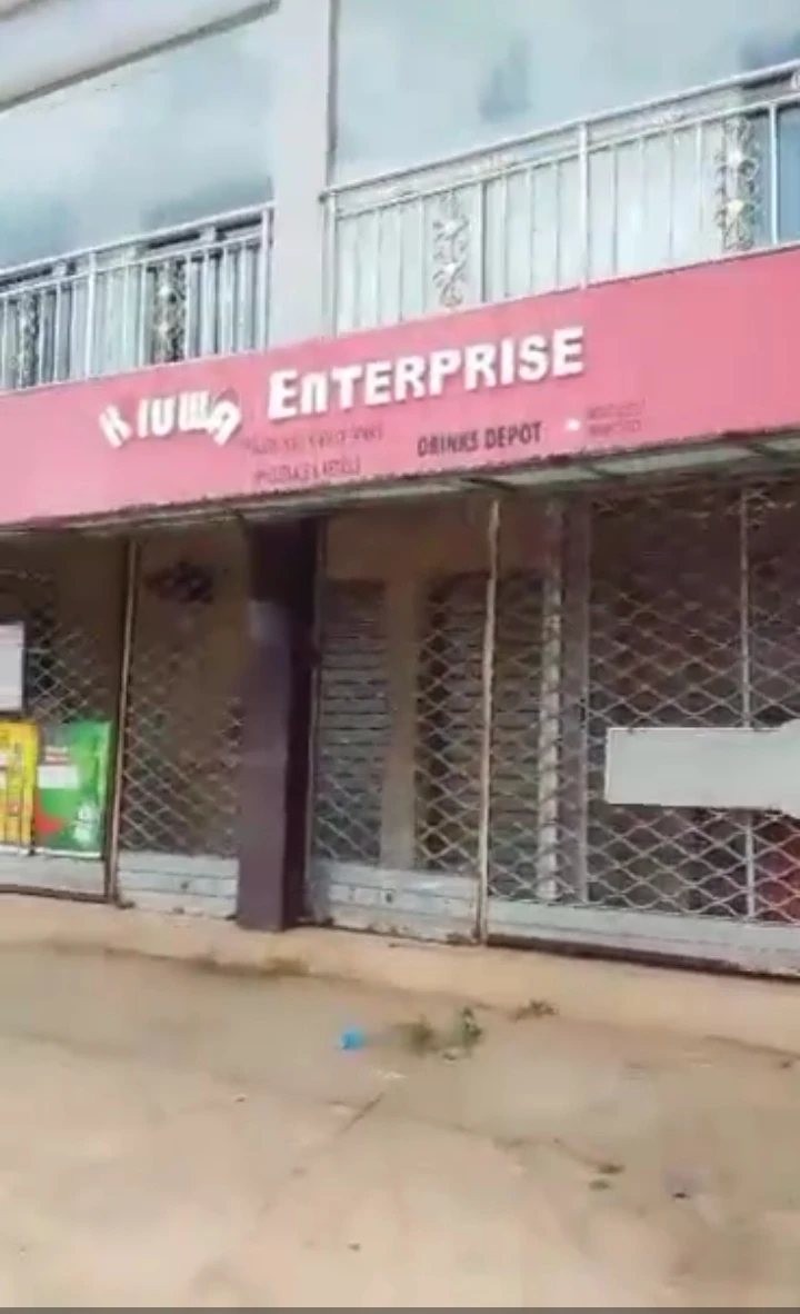 Store for Lease in Along busy MTN mast, Edo - Image 1