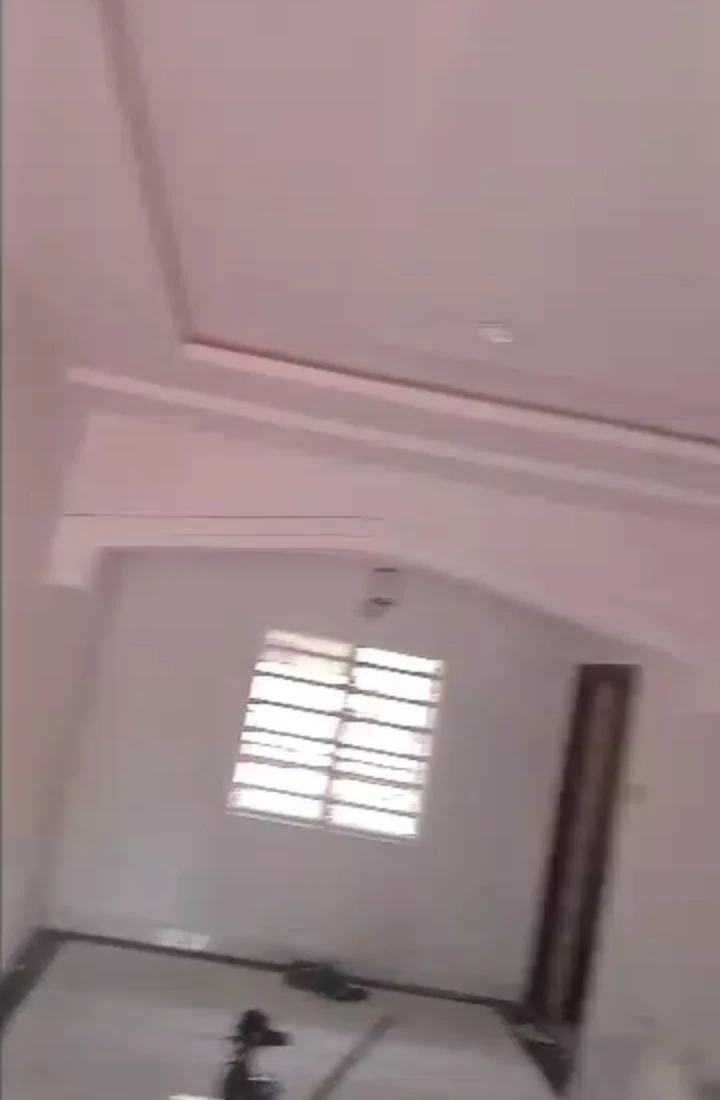 3 Bedroom Flat for Lease in Ogunwenyi off first Ugbor close to victorious kitchen, Edo - Image 1