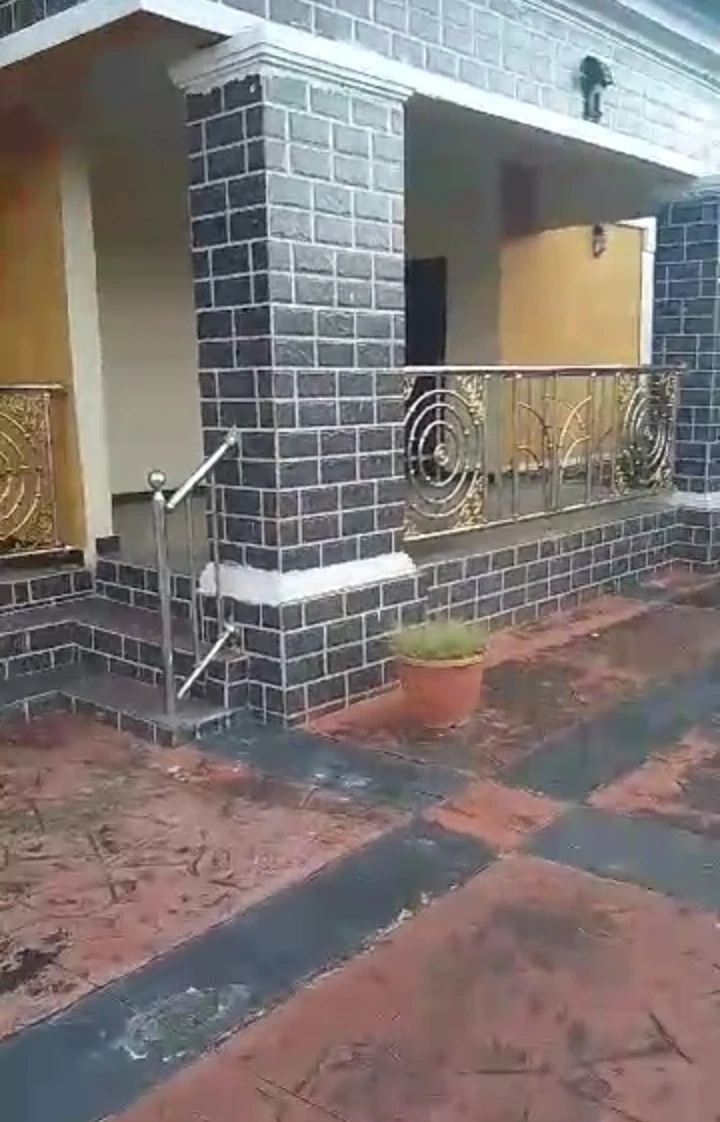 Bungalow for Lease in Irhirhi, Edo - Image 1