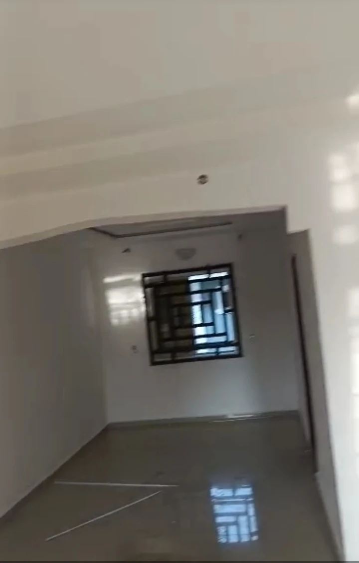 3 Bedroom Flat for Lease in Miller road, Edo - Image 1
