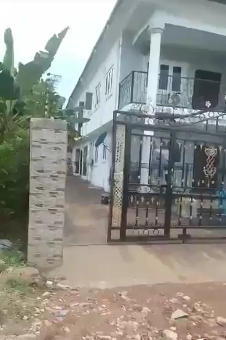 2 Bedroom Flat for Sale in Poweline road off first Ugbor, Edo - Image 1