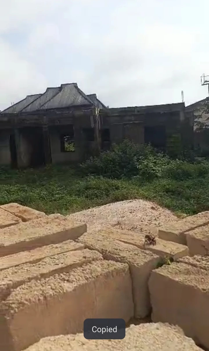 Uncompleted Building for Sale in Canada world axis off country home, Edo - Image 1