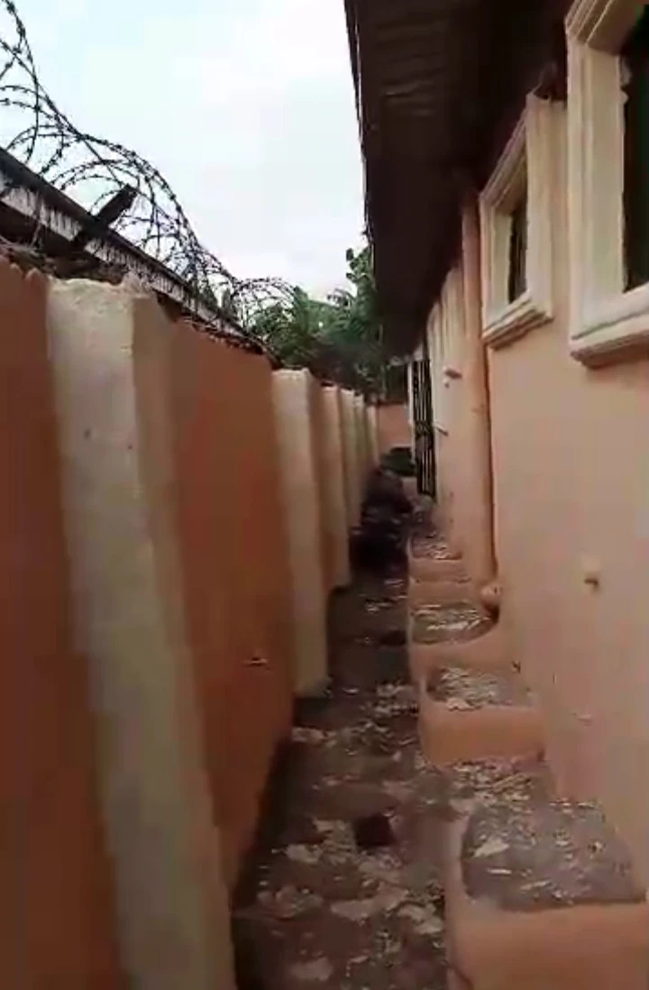 3 Bedroom Flat for Sale in Ikhunero Agbor park, Edo - Image 1