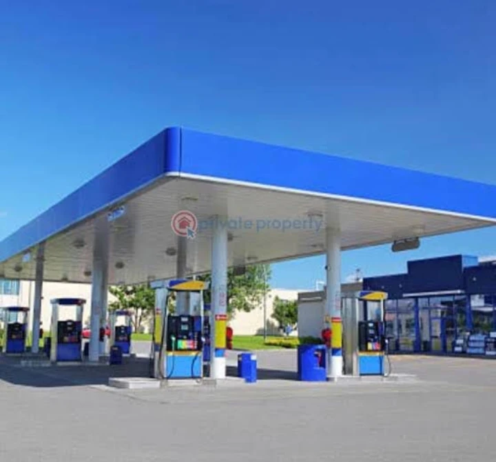 Filling Station for Sale in Siluko road before teachers house, Edo cover picture