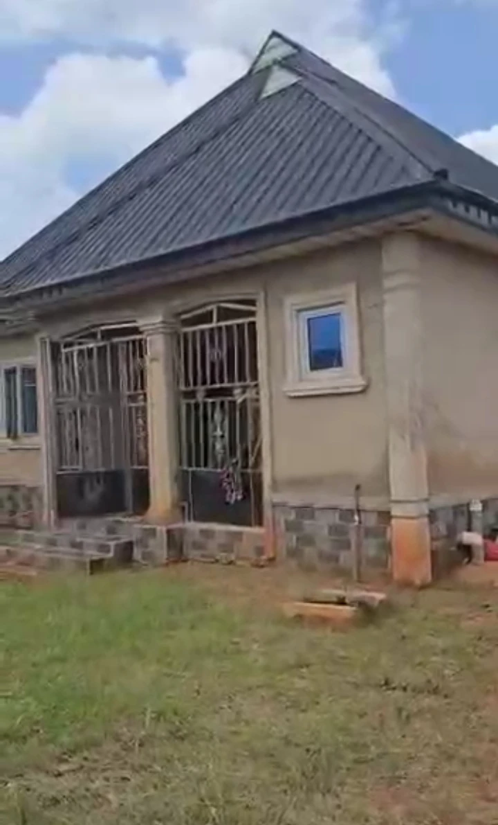 Bungalow for Sale in Upper Sakpoba road, Edo cover picture