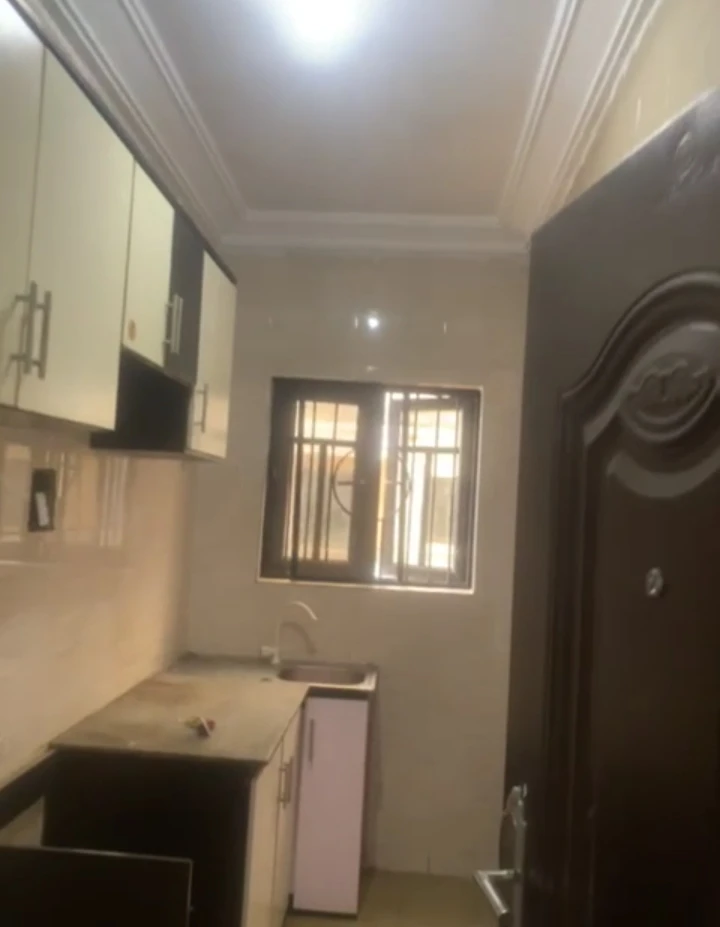 1 Bedroom Flat for Lease in Ewabogin junction off Sapele road, Edo cover picture