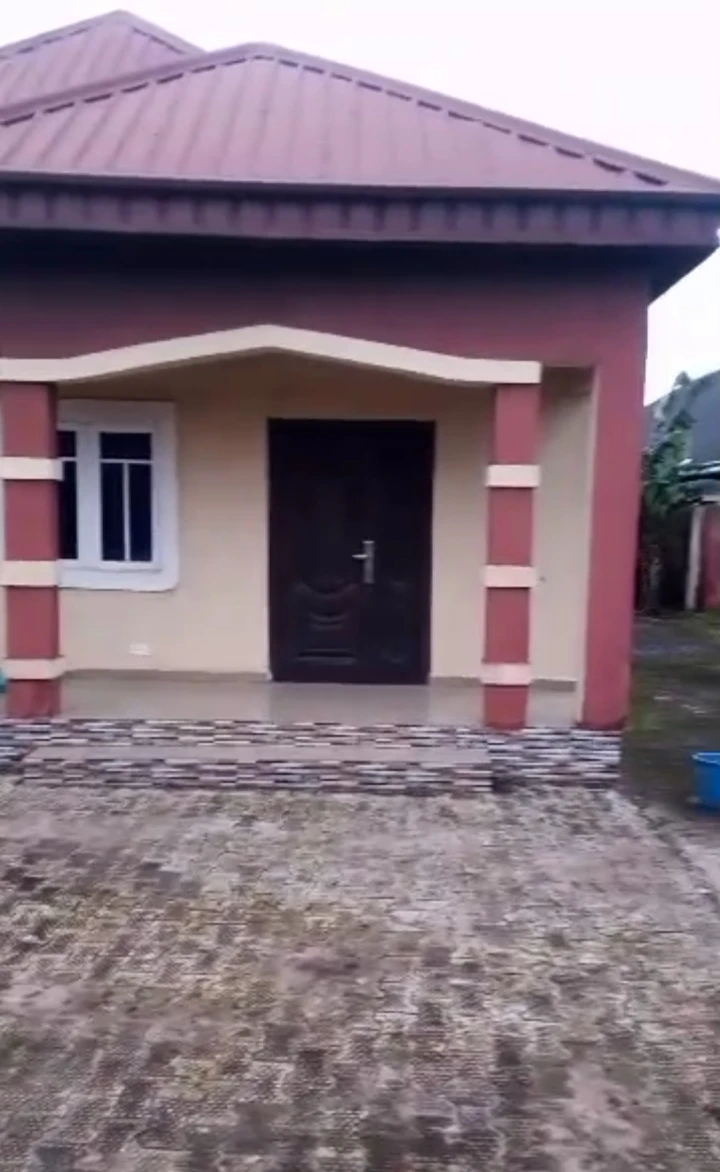 Bungalow for Sale in Back of winners, Edo cover picture