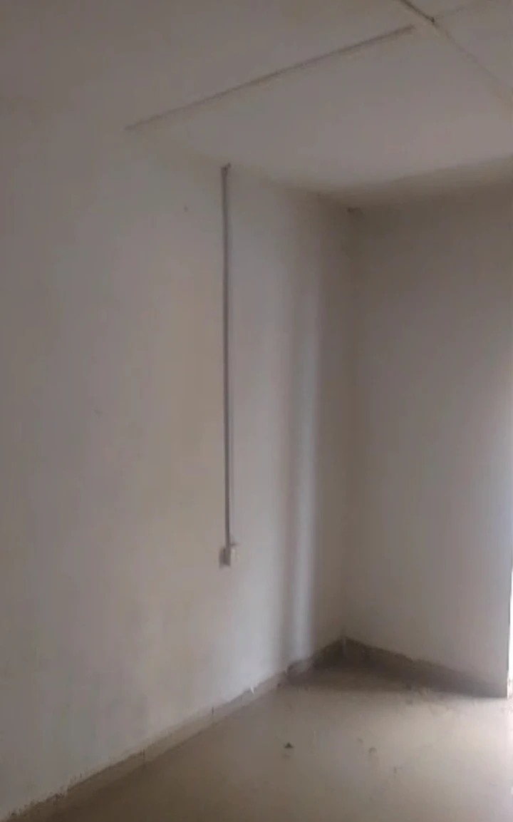 Store for Rent in Akenzua, Edo cover picture