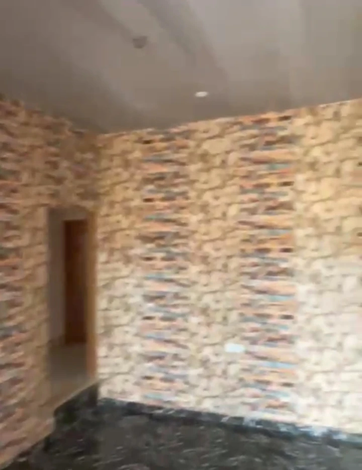 1 Bedroom Flat for Rent in Okhoromi community, Edo cover picture