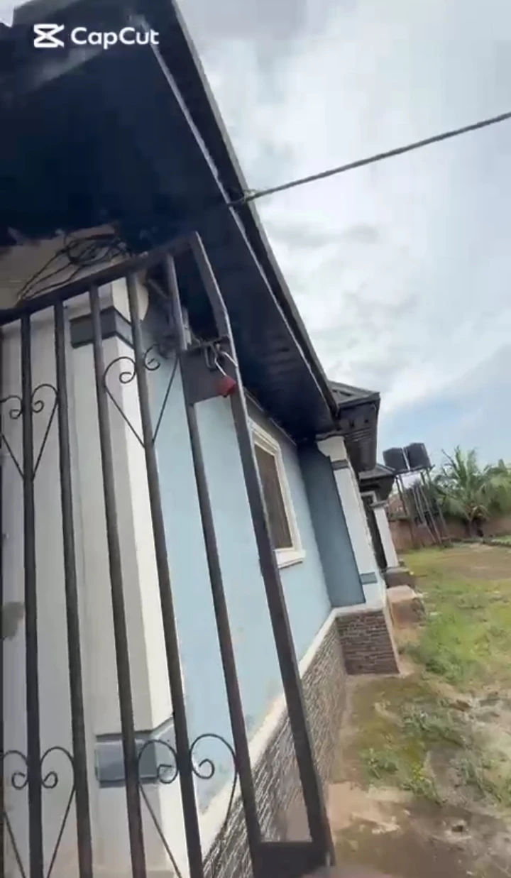 3 Bedroom Flat for Rent in isihor, Edo cover picture