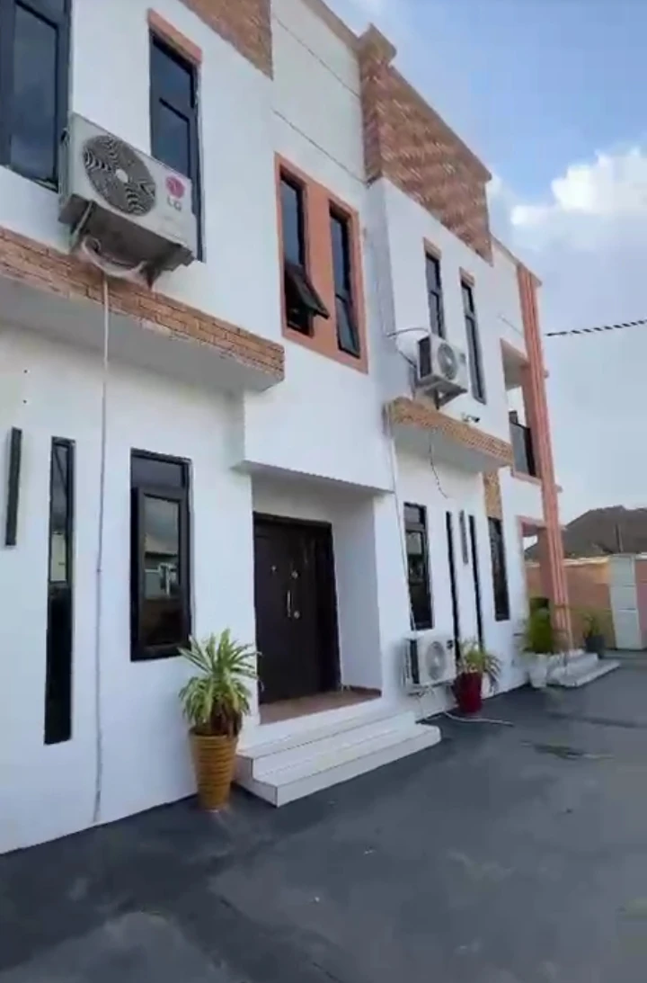 2 Bedroom Flat for Lease in Falaunu by country home, Edo cover picture