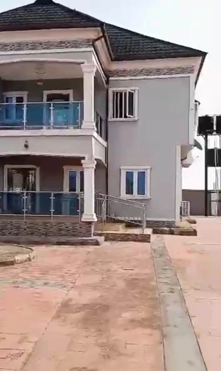 Duplex for Sale in upper Sakpoba, Edo cover picture