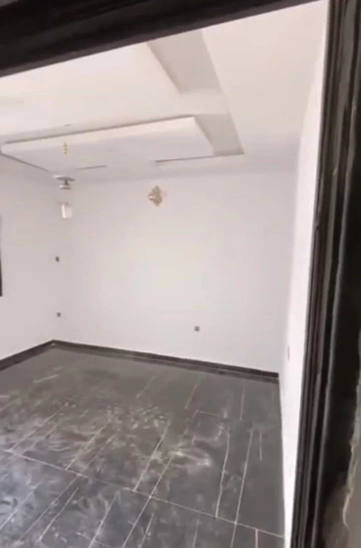1 Bedroom Flat for Rent in amagba close to redeem road, Edo cover picture