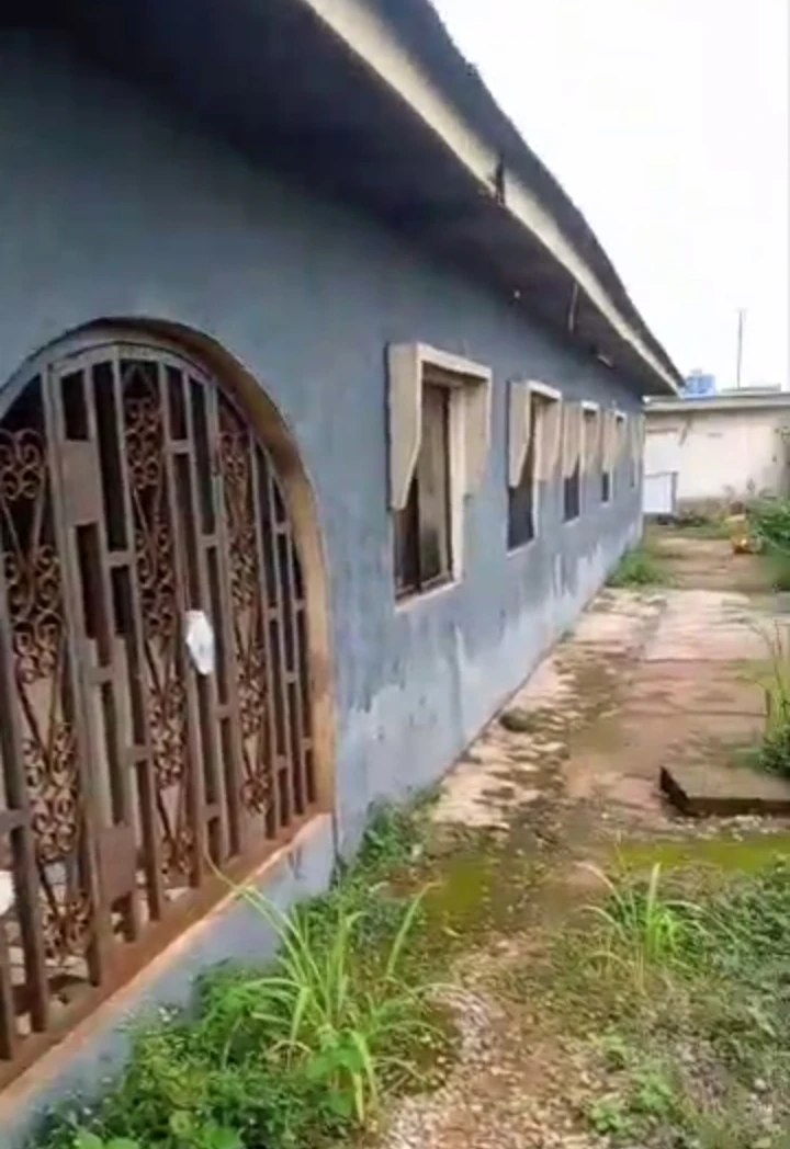 Bungalow for Sale in Edo street Ekosodin, Edo cover picture