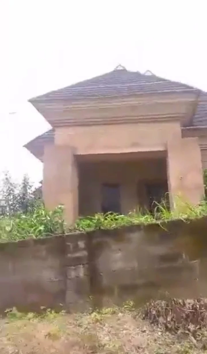 Bungalow for Sale in Ugbor Central, Edo cover picture