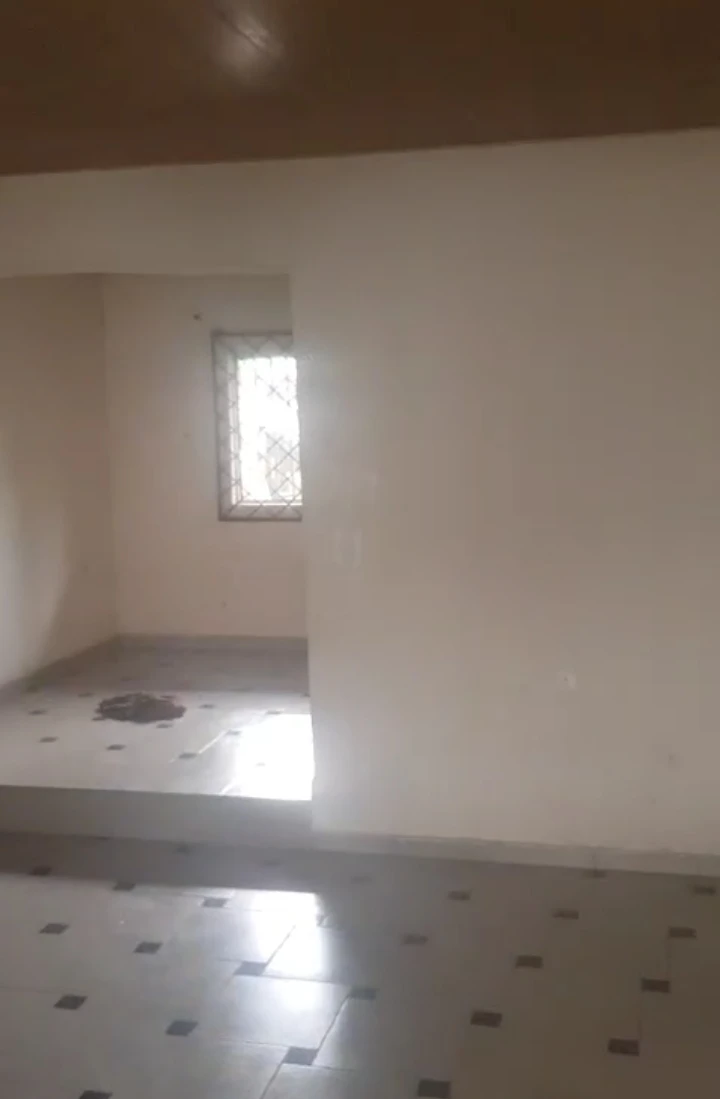3 Bedroom Flat for Rent in Ebo irhirhi, Edo cover picture
