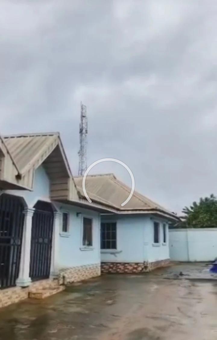 Bungalow for Sale in Ogheghe community, Edo cover picture