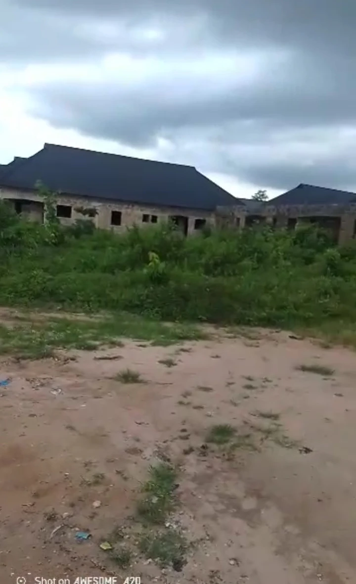 Uncompleted Building for Sale in Close to Captain Hosa farm, Edo cover picture