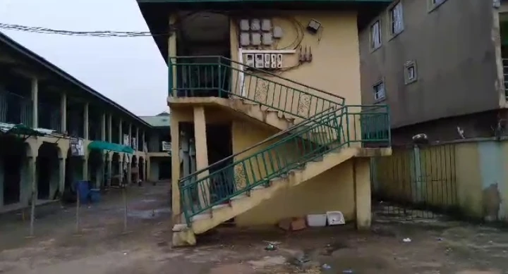 Plaza for Sale in Aduwawa community, Edo cover picture