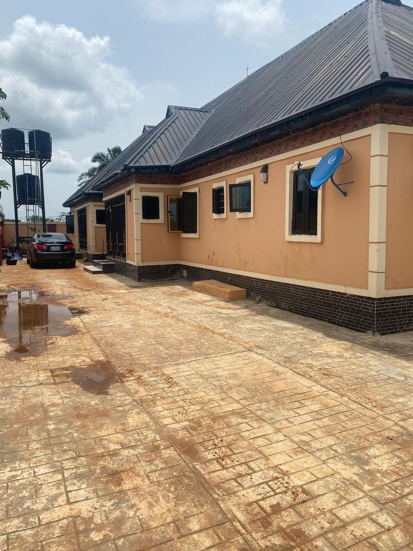 2 Bedroom Flat for Sale in PROPERTY FOR SALE‼️  SHARP 3FLATS OF STANDARD POP 2BEDROOM ALL-ENSUITE AVAILABLE ❇️✅  LOCATION: EKENWAN BARRACKS AXIS BENIN CITY….EDO STATE   PRICE: NOW 35M NET🎯 DOCUMENT AVAILABLE ✅, Edo cover picture
