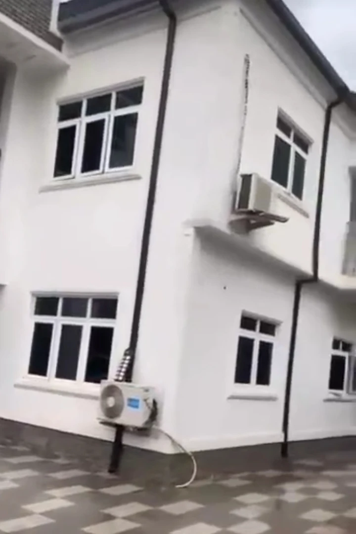 Duplex for Sale in MTN Mast Ugbor, Edo cover picture