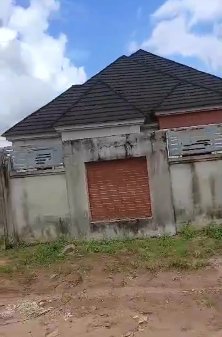Bungalow for Sale in Obagie, Edo cover picture