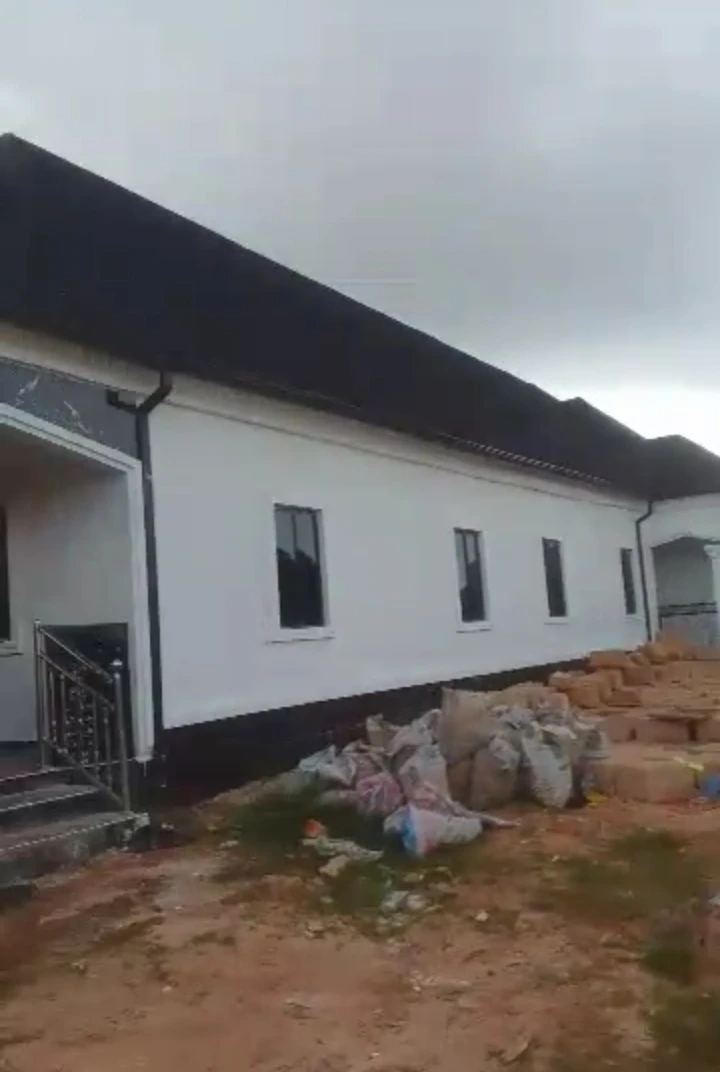 Bungalow for Sale in Obviogie by Benin Lagos express road, Edo cover picture