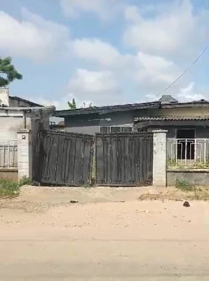4 Bedroom Flat for Sale in Imuentinyan Avenue behind Wesley Hotel, Edo cover picture