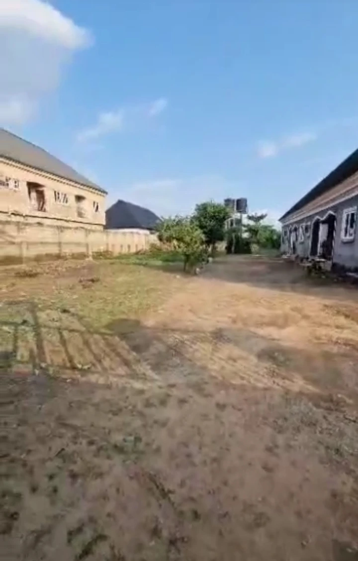 Bungalow for Sale in Uholor off ekewan road, Edo cover picture