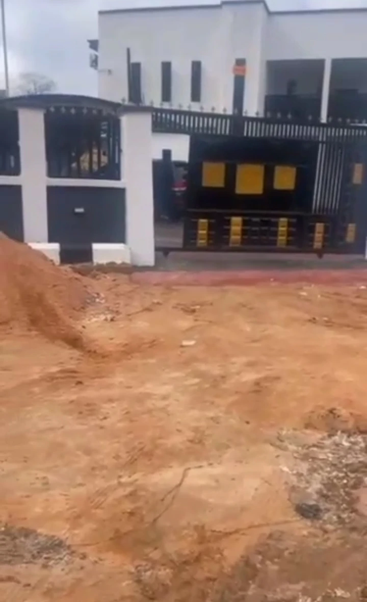 Duplex for Sale in First Ugbor, Edo cover picture