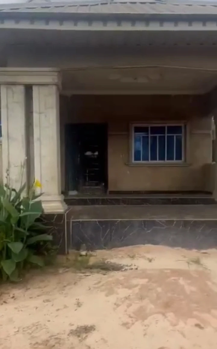 Bungalow for Sale in Okhoromi community, off airport road close to the major road, Edo cover picture