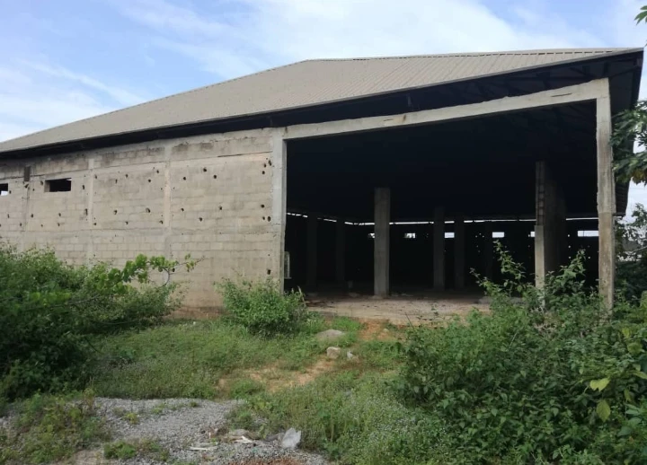 Ware House for Sale in Sapele road, Edo cover picture