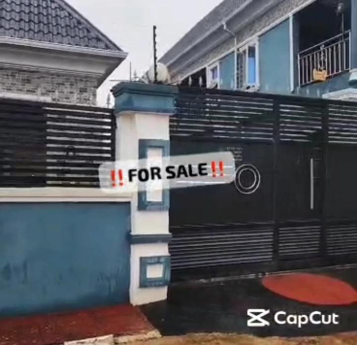 Hostel for Sale in Twin sister byepass Agbor road, Edo cover picture