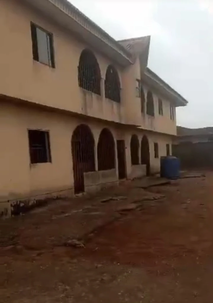 3 Bedroom Flat for Sale in Eyaen aduwawa, Edo cover picture