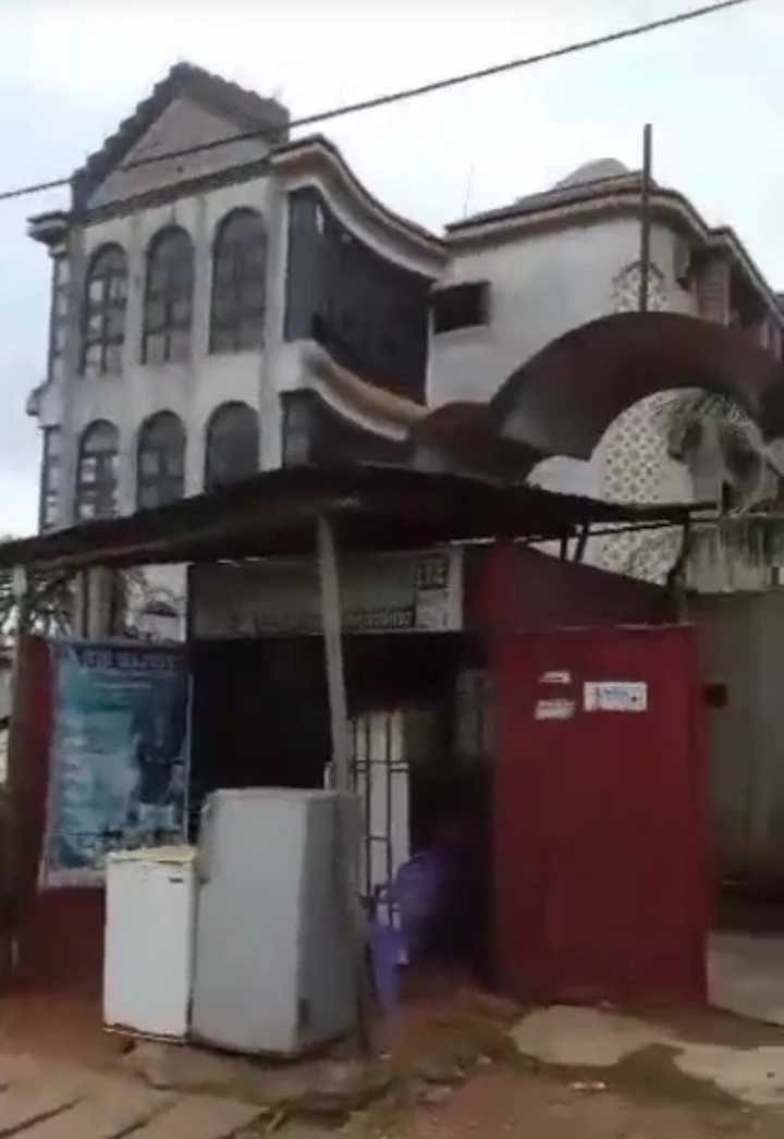Duplex for Sale in uwa street between second and third, Edo cover picture