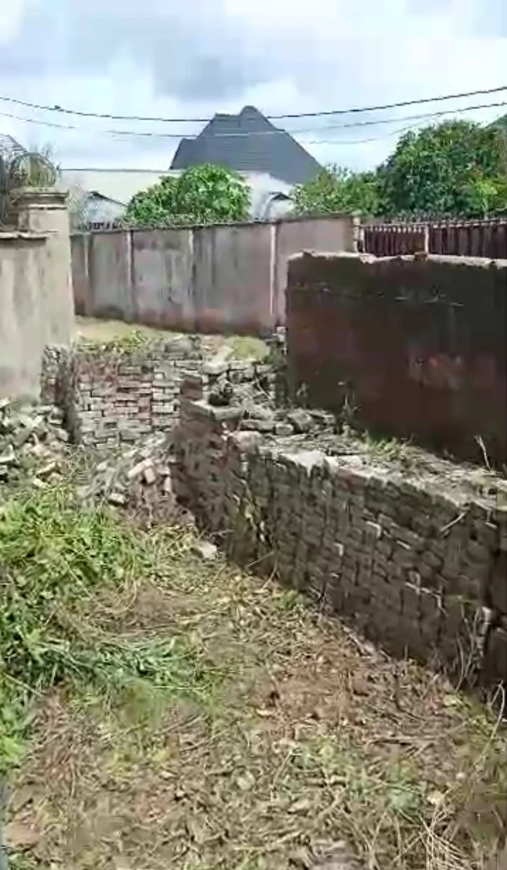 Uncompleted Building for Sale in Okhun 7up, Edo cover picture