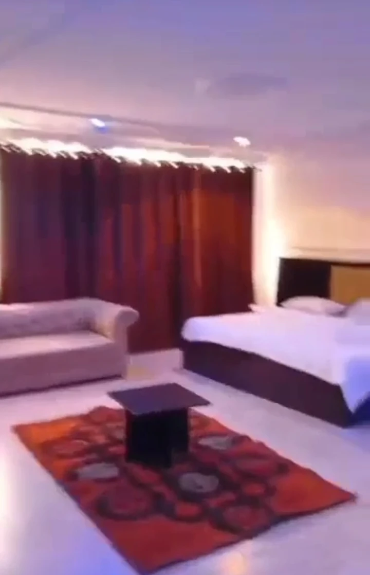Hotel for Sale in Irhirhi off airport road close to NPDÇ, Edo cover picture