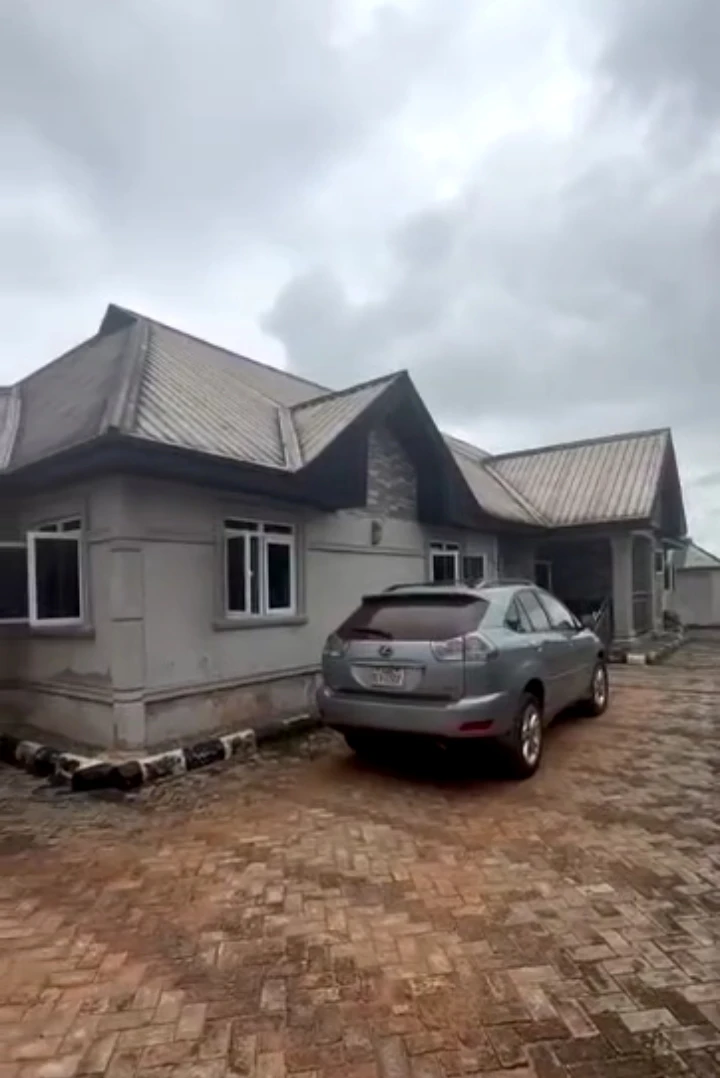 Bungalow for Sale in Upper mission, Edo cover picture