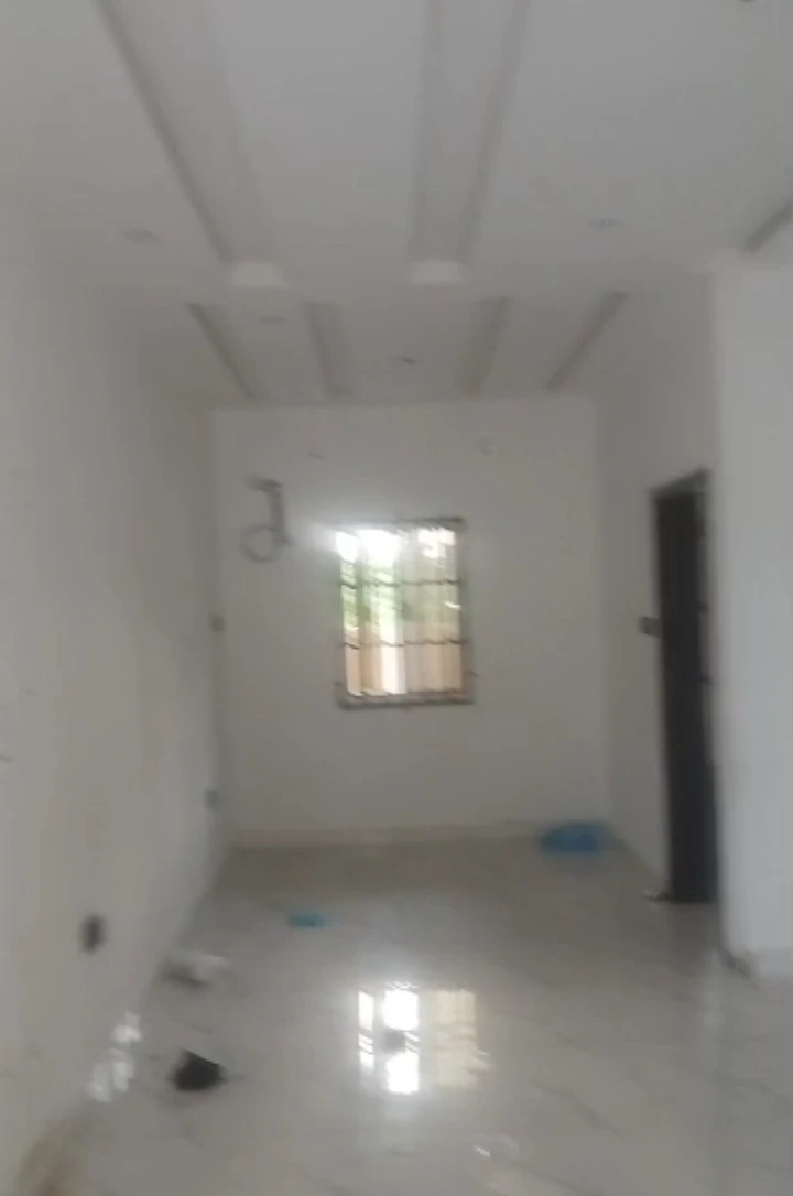 2 Bedroom Flat for Lease in Okhoromi community, Edo cover picture