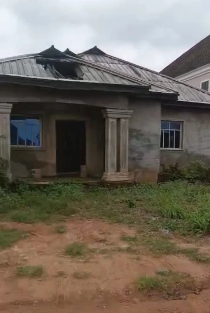 Bungalow for Sale in Okhoromi community close to the tarred road, Edo cover picture