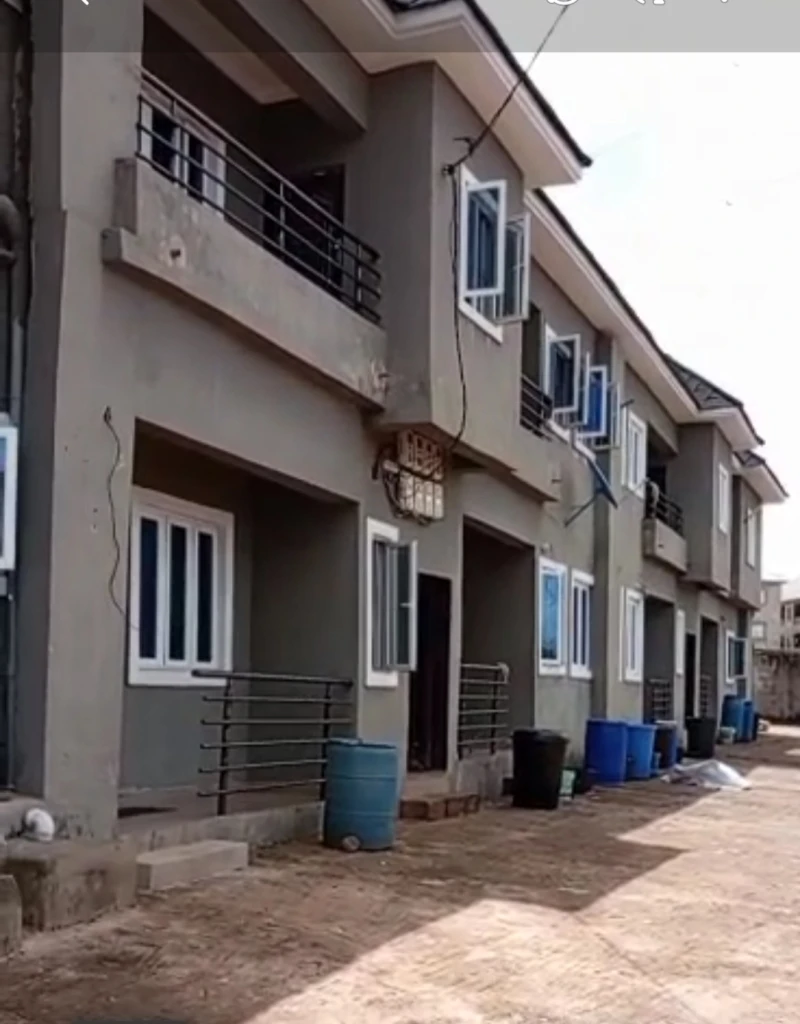 3 Bedroom Flat for Sale in Independence Layout phase 2 behind Romchi filling station, Enugu - Image 3