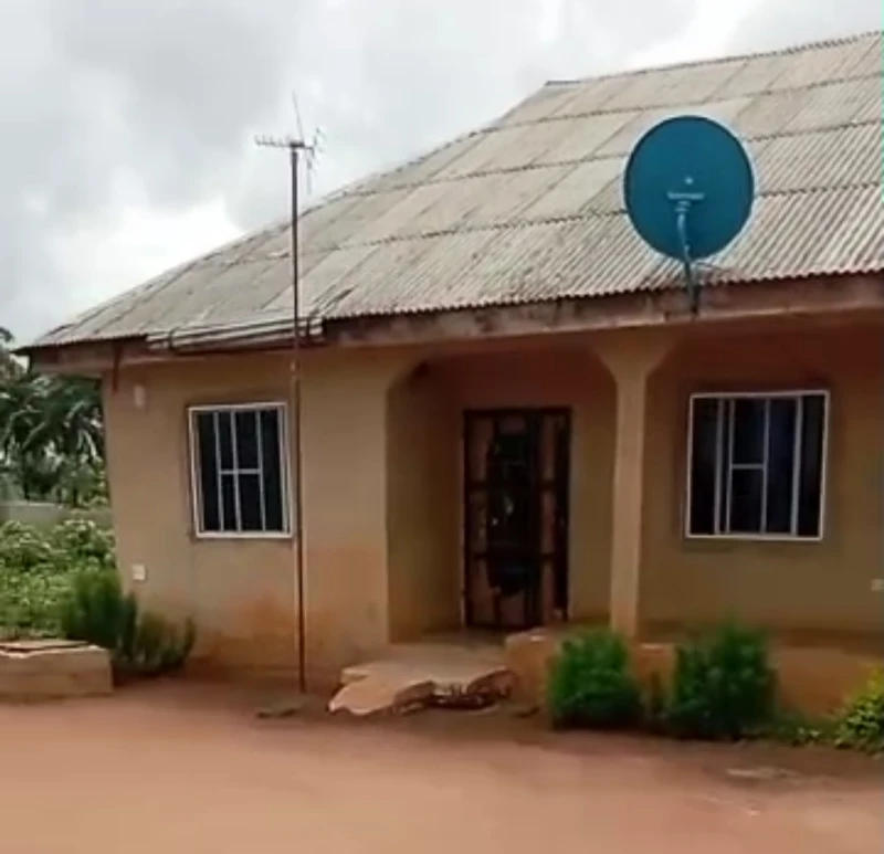 Land for Sale in Adodo Ota LGA, along Adodo Road, Olaparun, Opp Olaparun Primary School,10 mins drive to the garage (Bus stop), Ogun - Image 2