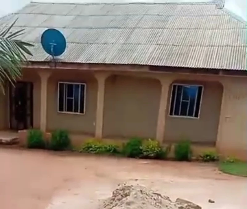 Land for Sale in Adodo Ota LGA, along Adodo Road, Olaparun, Opp Olaparun Primary School,10 mins drive to the garage (Bus stop), Ogun - Image 1