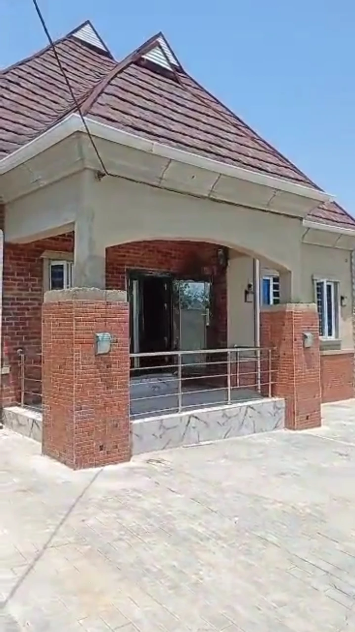 Bungalow for Sale in Alubarika-Bode in Abeokuta, Ogun cover picture
